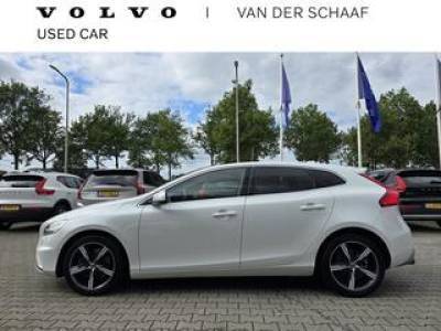 Volvo V40 T3 aut. Polar+ Sport | Adaptieve Cruise | 1e eigenaar | All Season banden | Dealer onderhouden