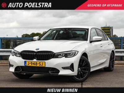 BMW 3-SERIE 318d High Executive Shadow Edition | Sport Line | LED | Ambient Light | Navigatie | Trekhaak | 18"