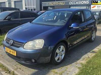 Volkswagen GOLF 1.6 FSI Turijn &euro;1.295,- Climate Cruise Trekhaak LM-Velgen Bluetooth APK NAP